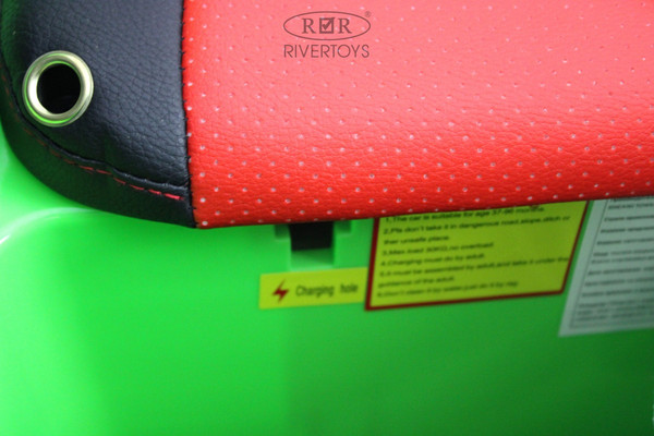 Детский автомобиль RiverToys Lamborghini Urus E777EE