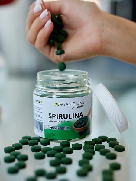 Пищевая добавка 1WIN Спирулина в таблетках