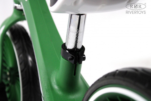 Беговел RiverToys HB-007-12