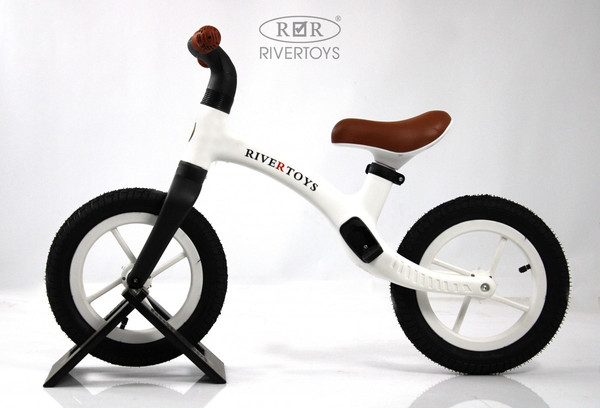 Беговел RiverToys HB-001