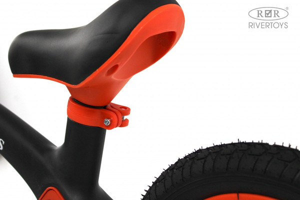 Беговел RiverToys HB-001