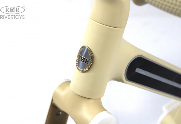 Беговел RiverToys HB-002