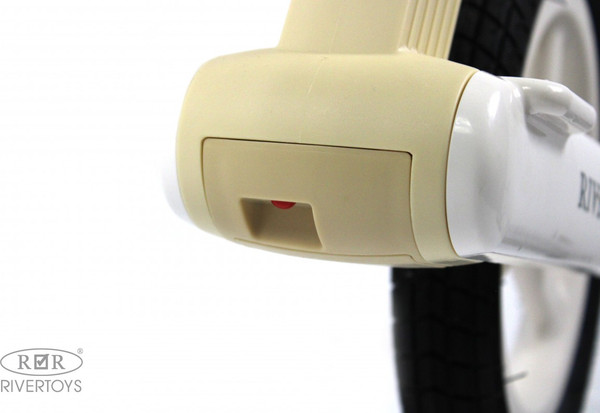 Беговел RiverToys HB-003