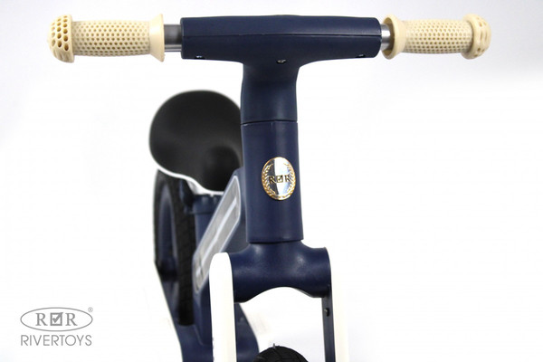 Беговел RiverToys HB-003