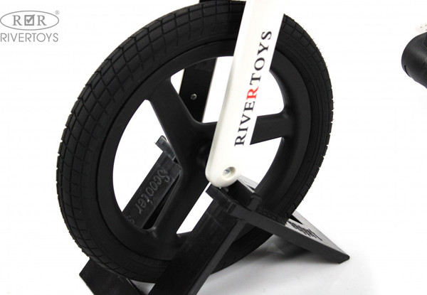 Беговел RiverToys HB-003