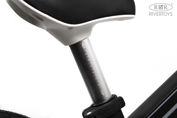 Беговел RiverToys HB-003