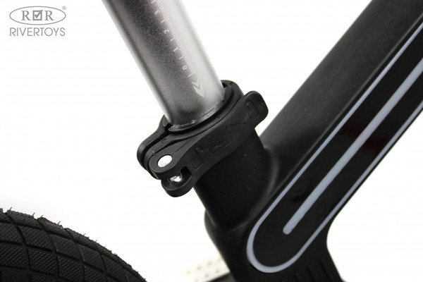 Беговел RiverToys HB-003