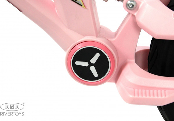 Беговел RiverToys М002БХ