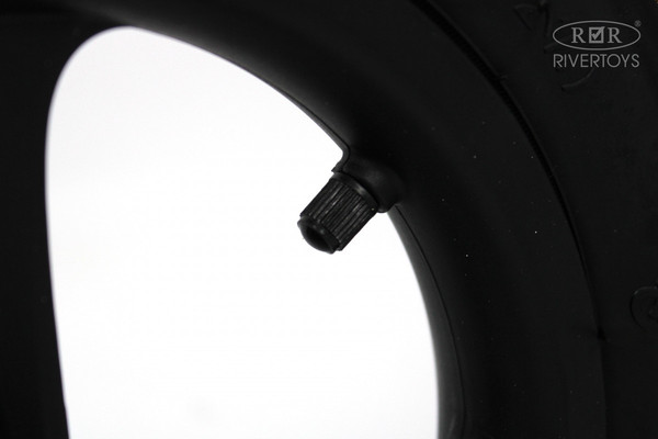 Беговел RiverToys М002БХ