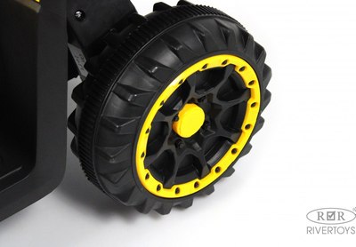 Детский квадроцикл RiverToys K004PX