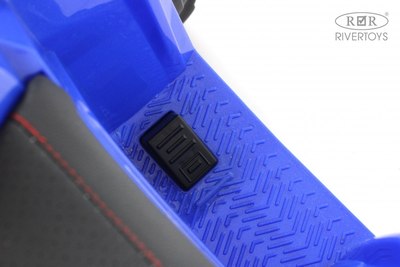 Детский квадроцикл RiverToys L222LL