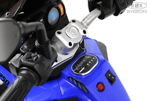 Детский мотоцикл RiverToys М009БХ