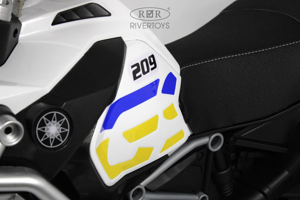 Детский мотоцикл RiverToys М111БХ