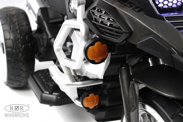 Детский мотоцикл RiverToys М111БХ