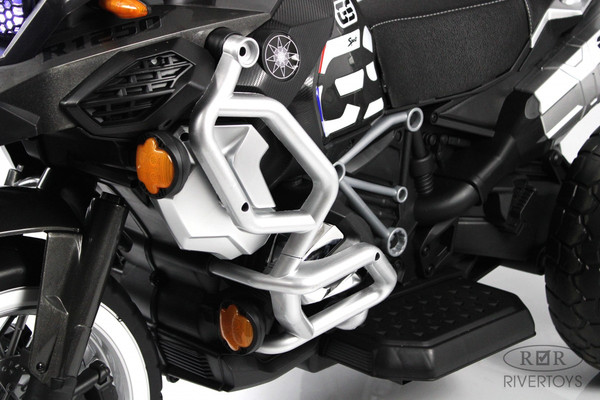 Детский мотоцикл RiverToys М111БХ