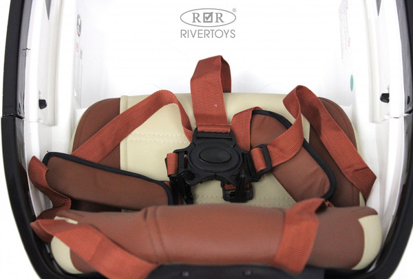 Детский автомобиль RiverToys A444AA