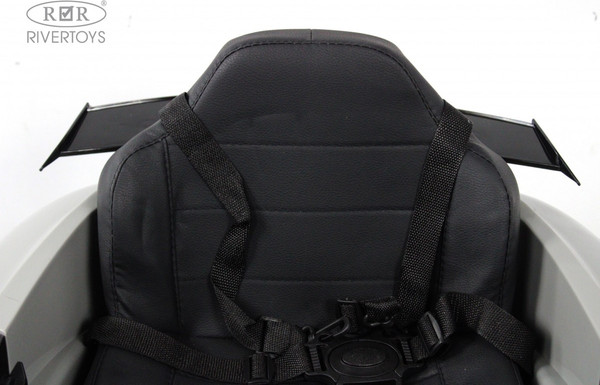 Детский автомобиль RiverToys Mercedes-Benz AMG GT / X777XX