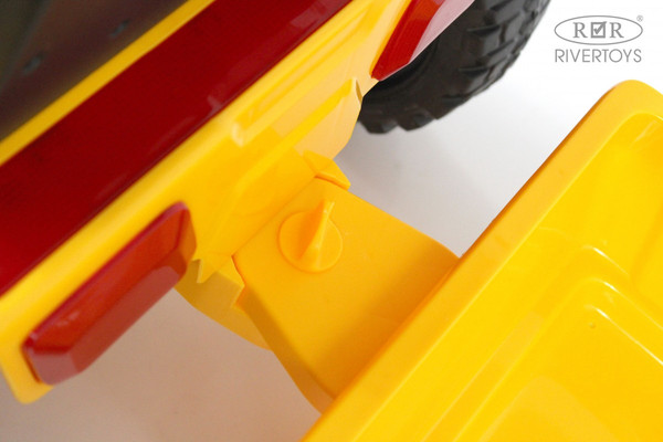 Детский автомобиль RiverToys Трактор-погрузчик / T333TT