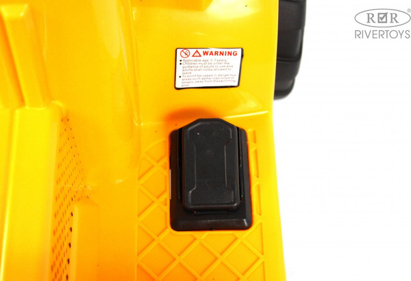 Детский автомобиль RiverToys Трактор-погрузчик / C004MC