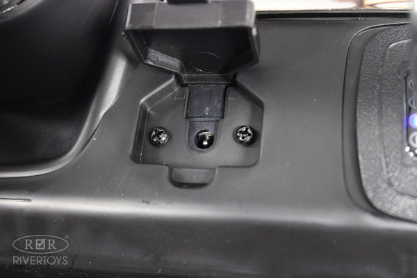 Детский автомобиль RiverToys Mercedes-Benz Unimog Concept P555BP