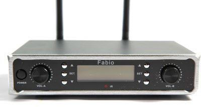 Радиосистема микрофонная Fabio J8 BK