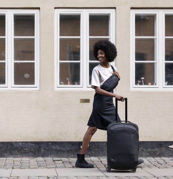 Чемодан на колесах Thule Subterra 2 Checked Spinner TSRS425BLK / 3205049