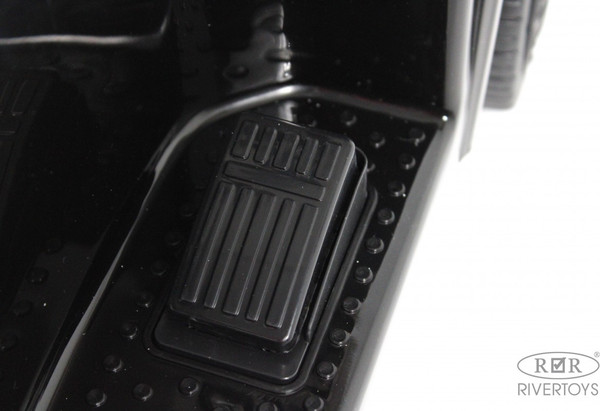 Детский автомобиль RiverToys Mercedes-AMG GLS 63 / HL600