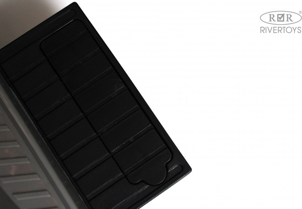 Качалка-каталка RiverToys Mercedes-Benz G63 / Z001ZZ-B