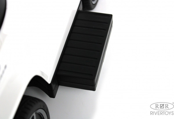 Качалка-каталка RiverToys Mercedes-Benz G63 / Z001ZZ-B