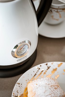 Электрочайник Camry CR 1344 (белый)