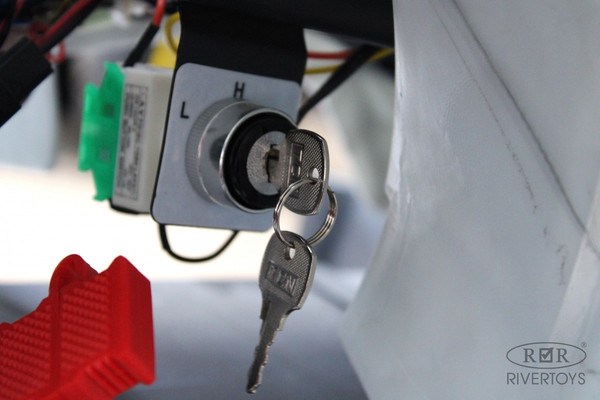 Детский квадроцикл RiverToys Tiki Spider