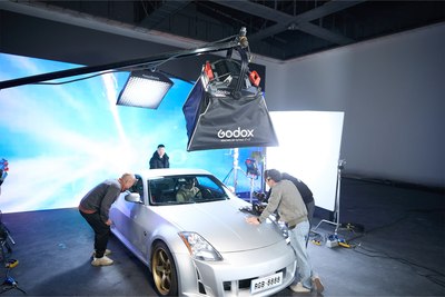 Осветитель студийный Godox Knowled P600R Hard / 31659