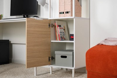 Стеллаж Mobi Марвэл 16.426 (белый PE шагрень/сатин 7045 SU/плэйн)