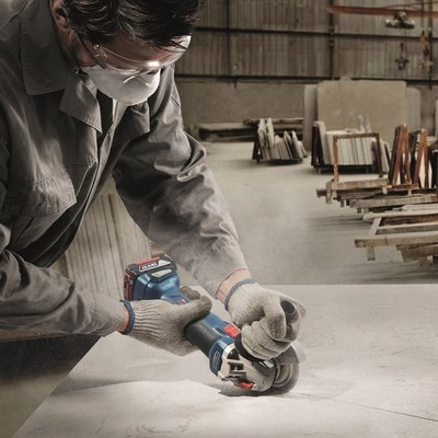 Профессиональная угловая шлифмашина Bosch GWS 18V-10