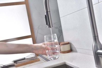 Смеситель Paulmark Un213880-GM