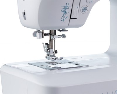 Швейная машина Chayka New Wave 1740