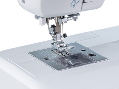 Швейная машина Chayka New Wave 1740