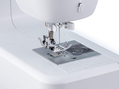 Швейная машина Chayka New Wave 1740