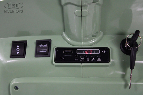 Детский мотоцикл RiverToys Vespa / M888MM