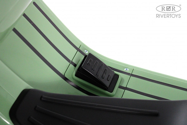 Детский мотоцикл RiverToys Vespa / M888MM