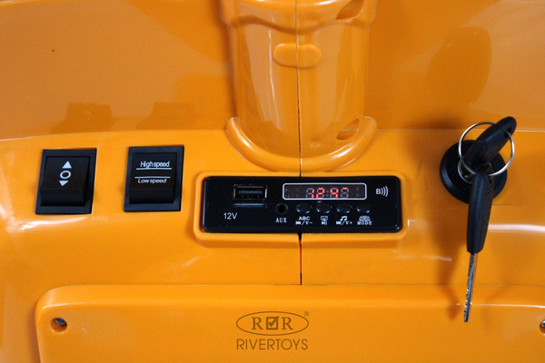 Детский мотоцикл RiverToys Vespa / M888MM