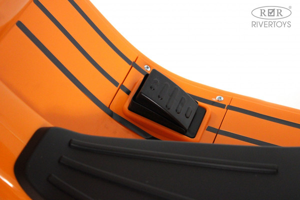 Детский мотоцикл RiverToys Vespa / M888MM