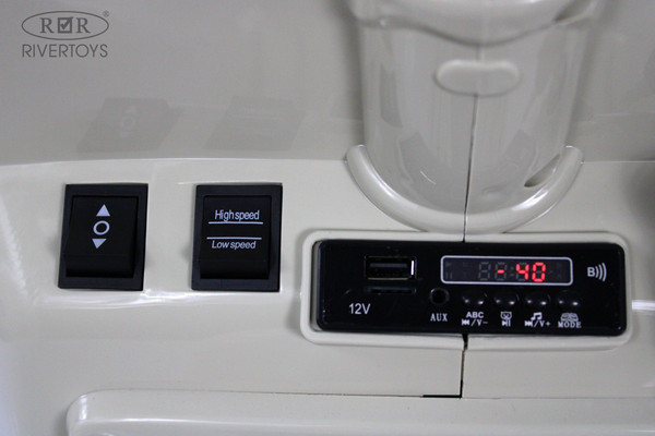 Детский мотоцикл RiverToys Vespa / M888MM