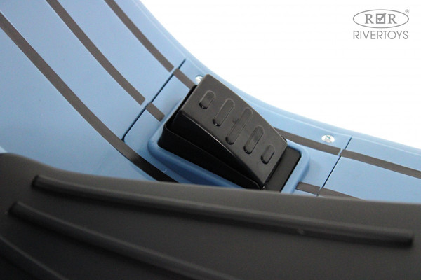 Детский мотоцикл RiverToys Vespa / M888MM