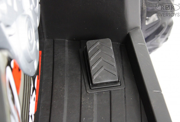 Детский квадроцикл RiverToys X999XX