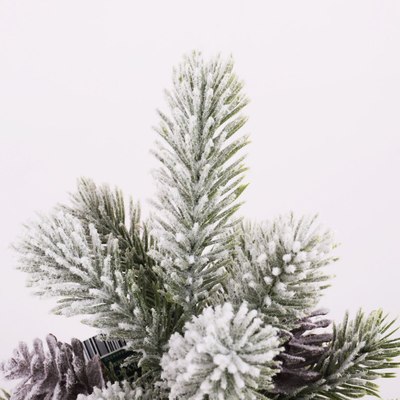 Елка декоративная Золотая сказка Заснеженная с шишками / 592010