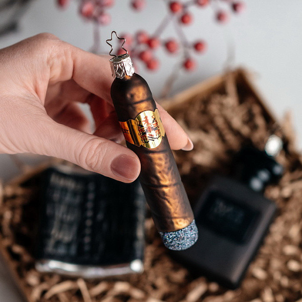 Елочная игрушка Inge's Christmas Gentlemen's Club. Сигара / 10048S022