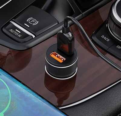 Адаптер питания автомобильный Hoco DZ11