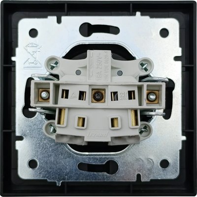 Розетка Lezard Zima 704-4288-121BQC