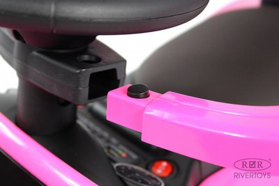 Каталка детская RiverToys Toyota Land Cruiser 300 / Z002ZZ-B